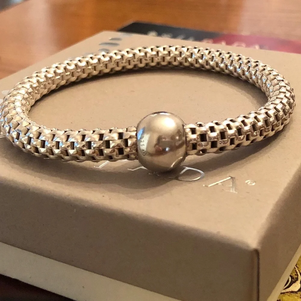 Silpada “Sterling Chic” Sterling Silver Stretch Bracelet B2788